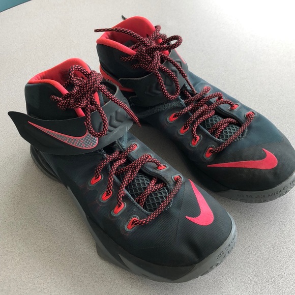 Nike Other - Nike Zoom Lebron Soldier 8 6536410-363 Size 8